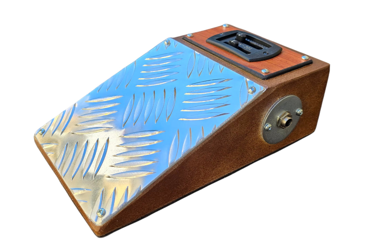 Cuneo stomp-box Magnum