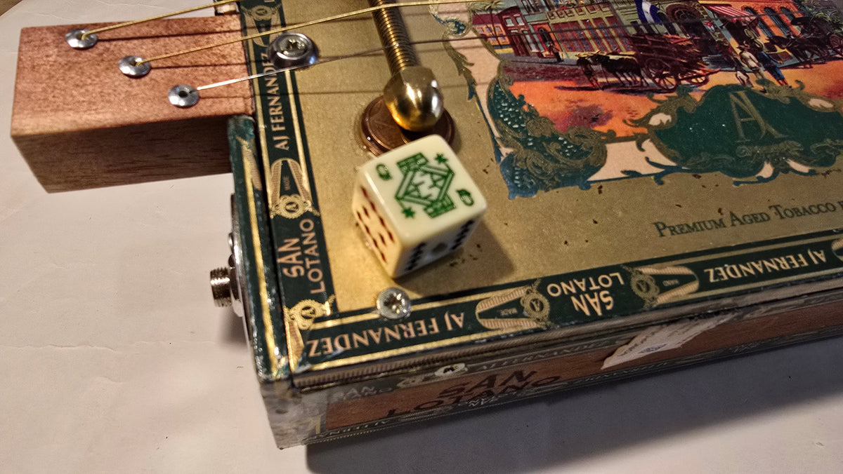 San Lotano cigar box guitar 3tpv