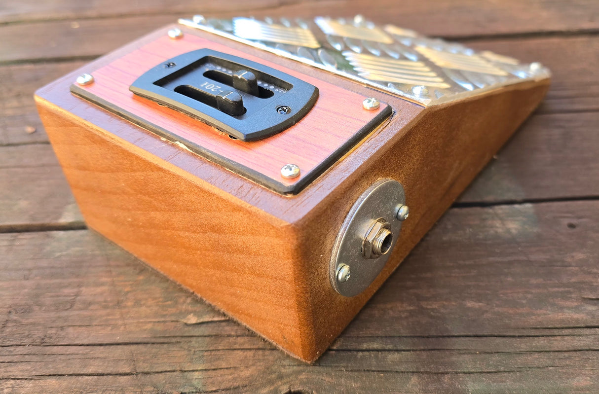 Cuneo stomp-box Magnum