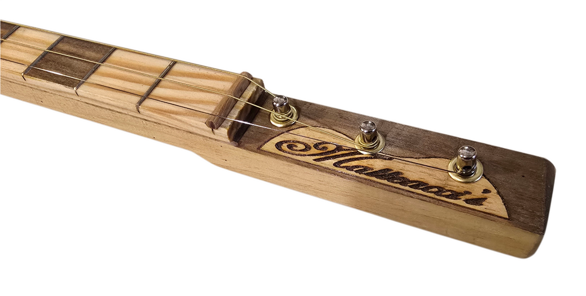 Romeo y Jiulieta Cigar Box Guitar 3tpv