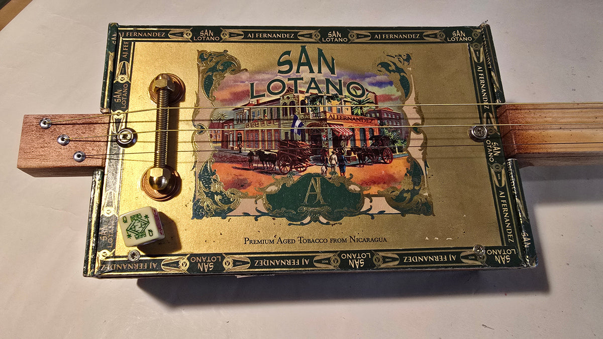 San Lotano cigar box guitar 3tpv