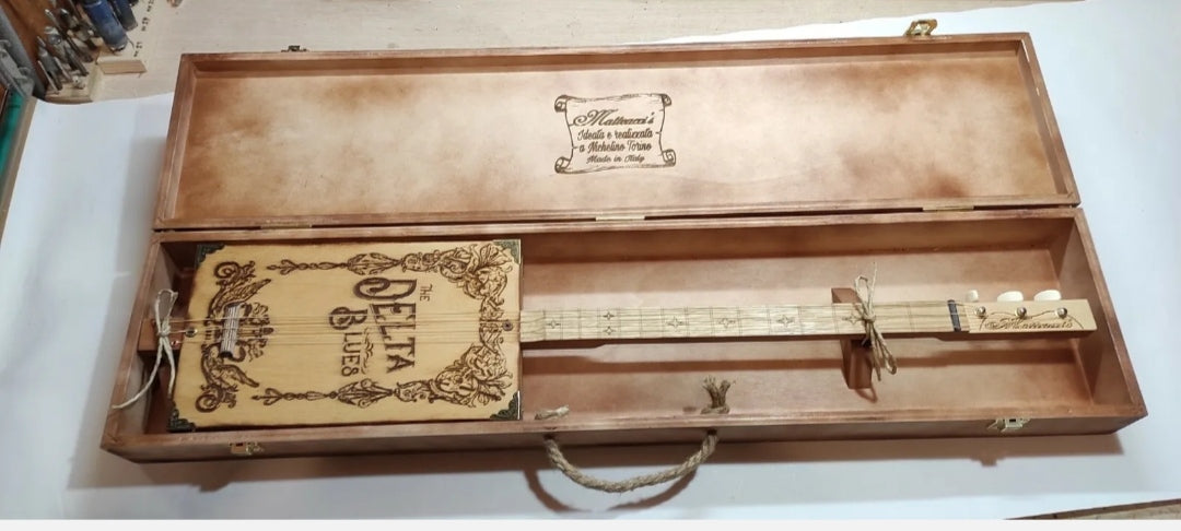 Custodia fly case oer Cigar Box Guitar Matteacci's con Stomp-Box incorporato