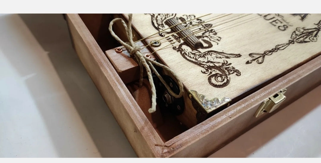 Custodia fly case oer Cigar Box Guitar Matteacci's con Stomp-Box incorporato